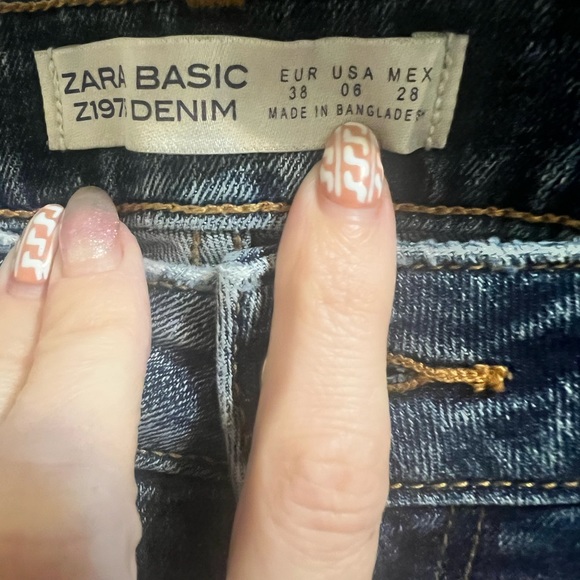 Zara Basic Denim Jeans - Picture 4 of 5